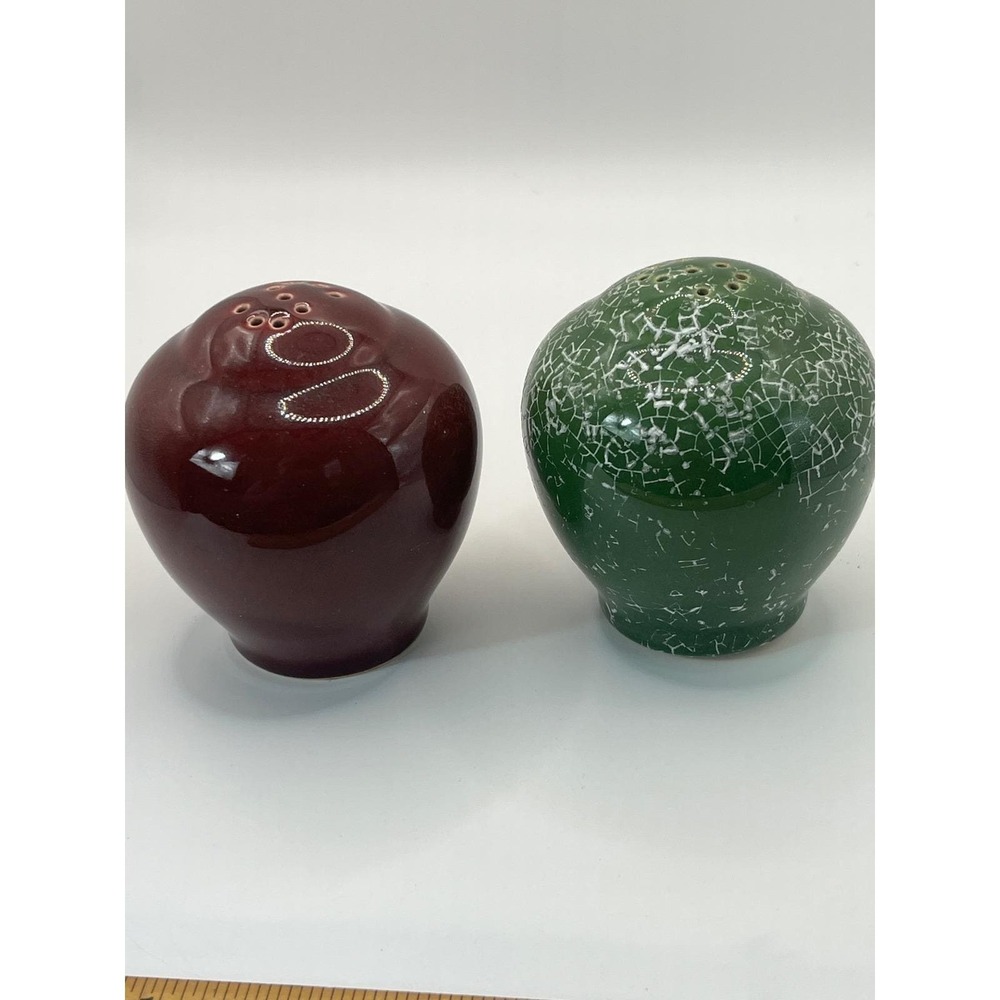 Universal Potteries Ballerina Salt Pepper Shakers MCM Green Crackle‎ Burgundy